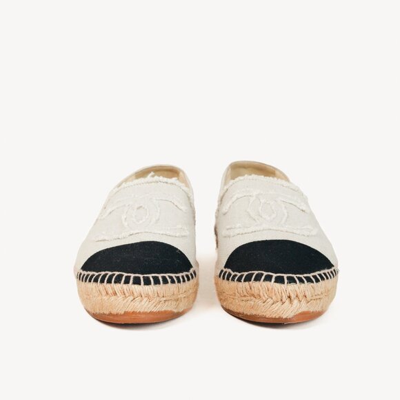 Chanel Fraying CC Textile Espadrille Flats in White and Black - Picture 3 of 10